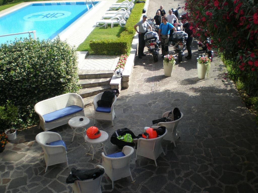 Bike & Wind Hotel Villa Maria Torbole Sul Garda Exterior foto