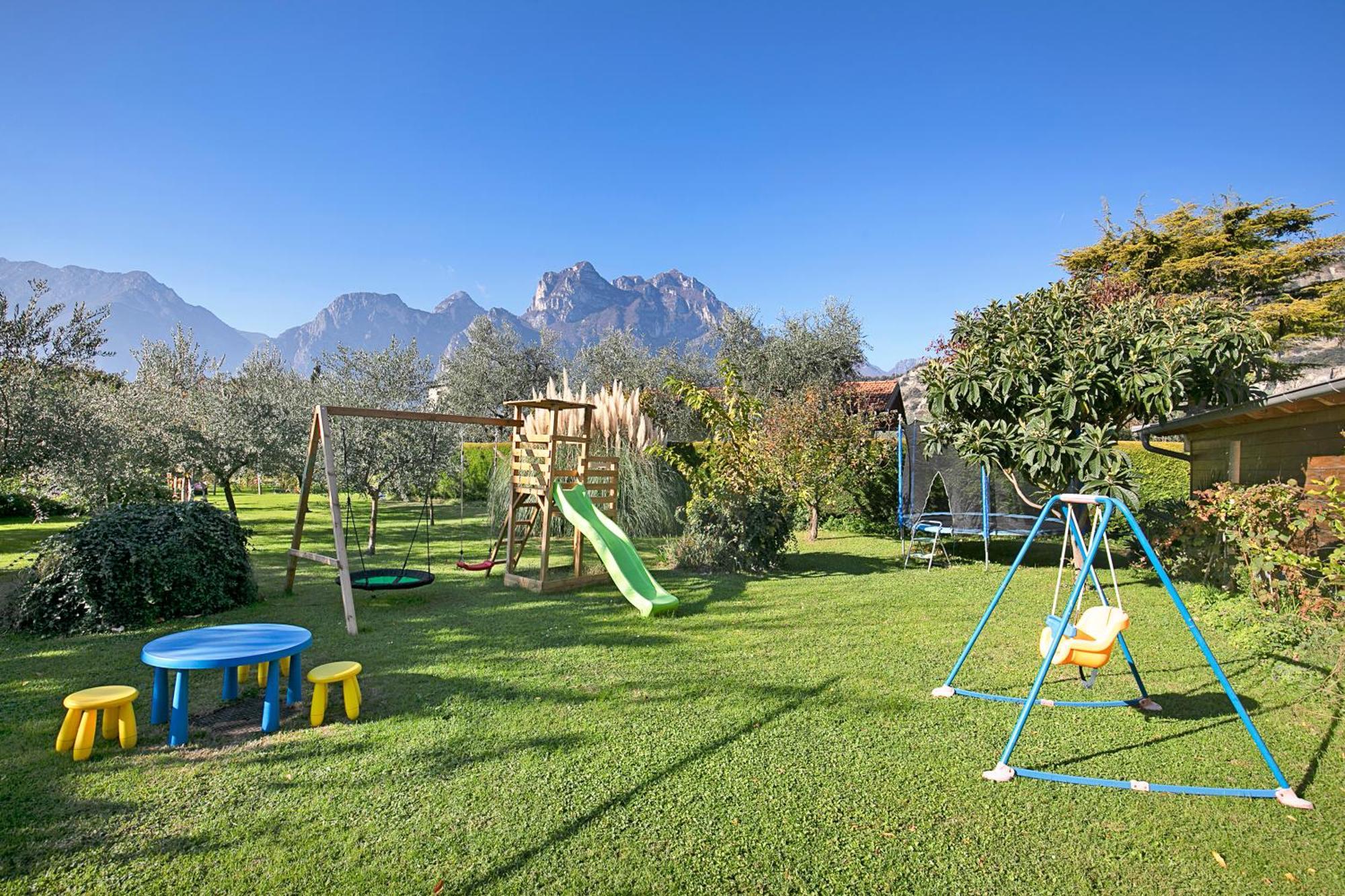 Bike & Wind Hotel Villa Maria Torbole Sul Garda Exterior foto